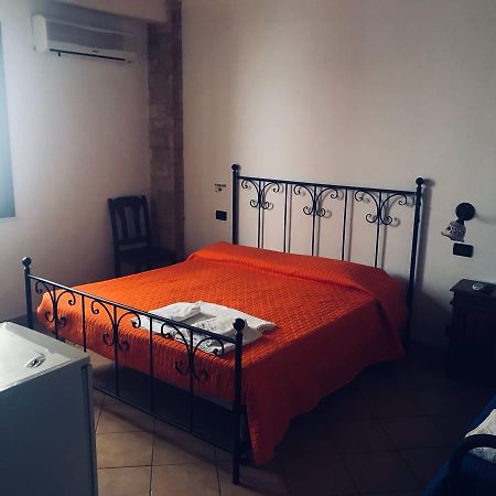 Appartamenti Egesta 卡斯泰拉马莱 外观 照片
