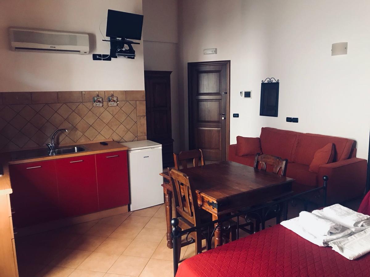 Appartamenti Egesta 卡斯泰拉马莱 外观 照片